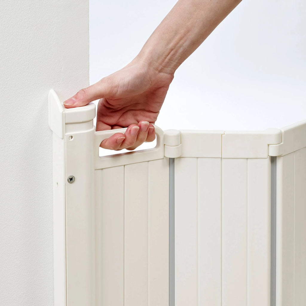 White Retractable Pet Safety Gate S41420