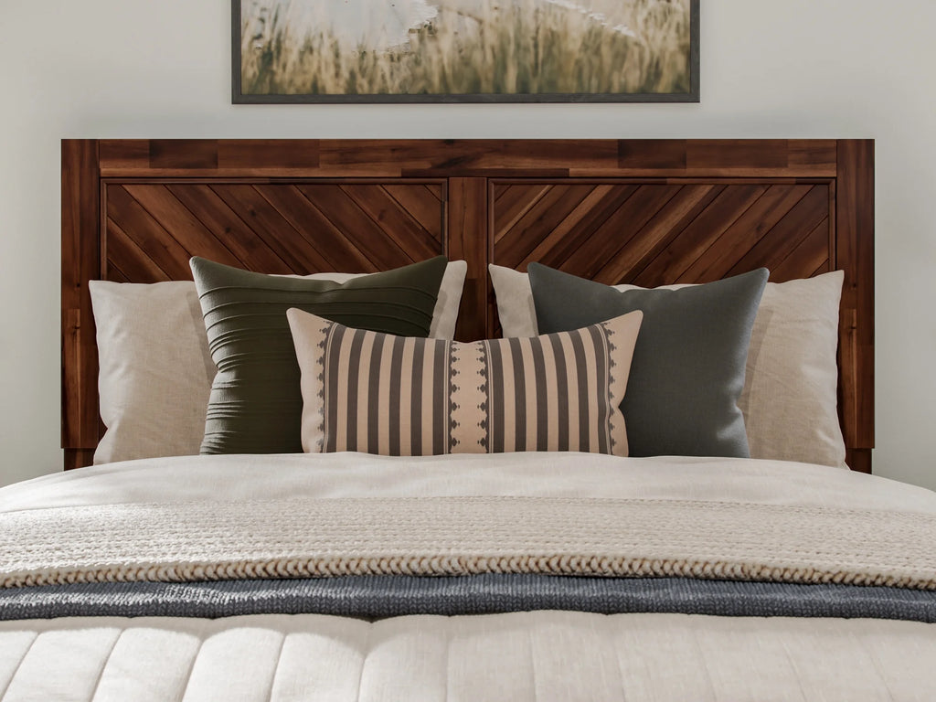 Queen Solid Wood Low Profile Platform Bed with Footboard, Walnut T85879