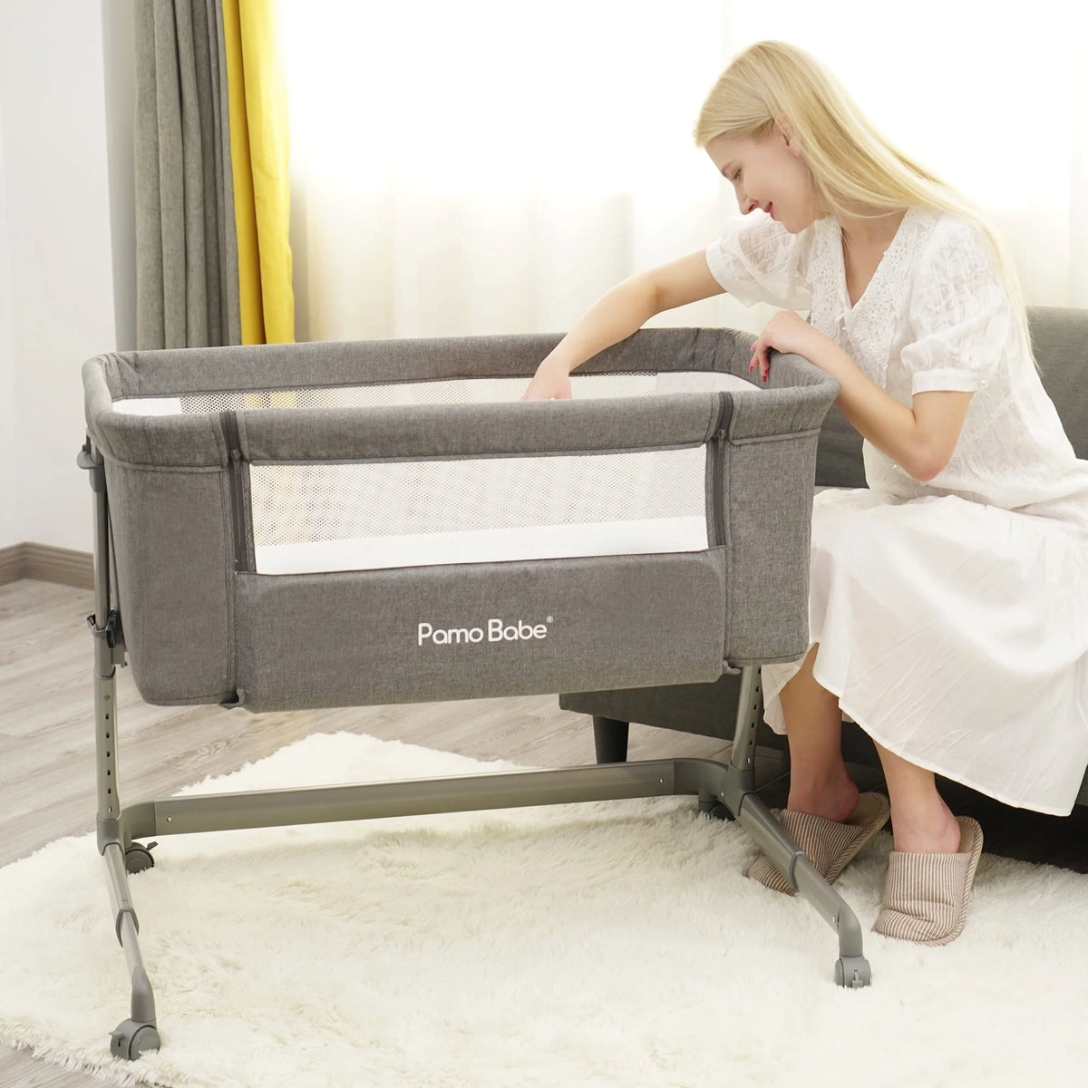 Grey Bassinet with Wheels and Folding Frame T8706