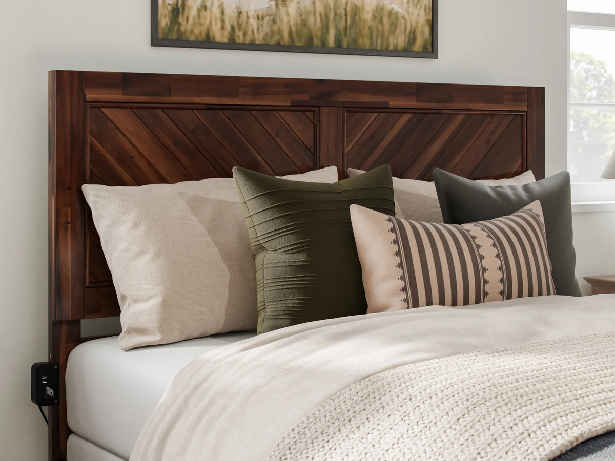 Queen Solid Wood Low Profile Platform Bed with Footboard, Walnut T85879
